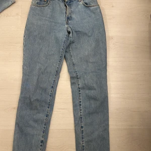 Vintage Levis jeans  - Vintage jeans från Levis som är köpa i New York. Finns ingen storlekslapp men är nog ungefär i storlek small!