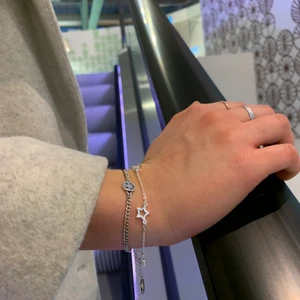Armband - Silver armband i 925 stearling silver, så de går bra att duscha med och färgar inte av sig! De är justerbara och passar både män och kvinnor. Kolla in @ninetwofive.uf för mer😋😋😋😋