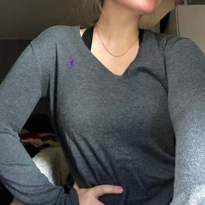 Tunnare tröja, ralph lauren - Super mysig grå tröja från RL! Fint skick och super bra material. 