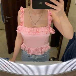 & other stories linne - Säljer detta super söta linne eftersom den helt enkelt aldrig har kommit till användning. Helt oanvänt! Köparen står för frakt.