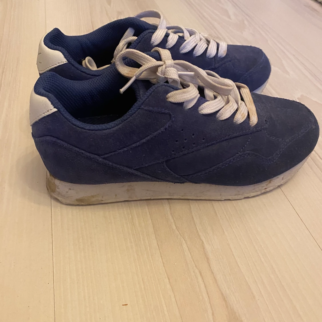 Marinblåa skor - 90