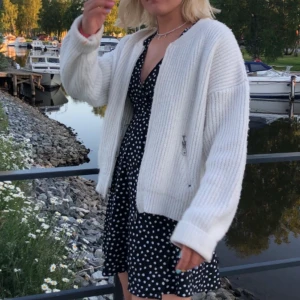 Tröja från NAKD - Säljer denna super fina tröja från Nakd. Storlek M. 250 kr men pris kan diskuteras💓💓