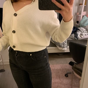 Stickad kofta - Fint skick men ganska stor