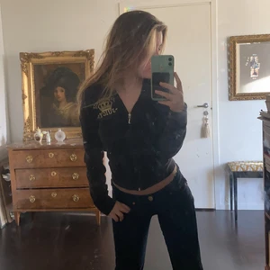 Juicy kofta💓 - En mörkbrun äkta  juicykofta som inte kommer till användning💕mycket 2000s vibes 