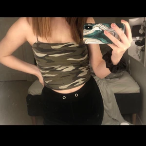 Linnen - Jätte fina linnen från Gina som är i st S. Dom sitter jätte bra på mig och är i jätte bra kvalite. Säljer dom för 50kr st eller alla för 140kr. Har använt de cirka 5 gånger och köpte de för 100kr st. Säljer de för att jag inte längre använder de. Köparen står för frakten. ♡ 