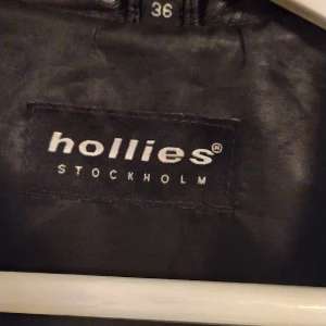 Hollies skinnjacka, superskön - Strl 36, lammnappa, supermjukt skinn och något figursydd modell. 