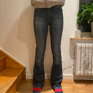 Crocker bootcut jeans  - Crocker jeans jättefina i storlek 26/32 endast 300kr (exklusive frakt)!! Skriv om det finns intresse!! Kan hämtas upp i Uppsala! 