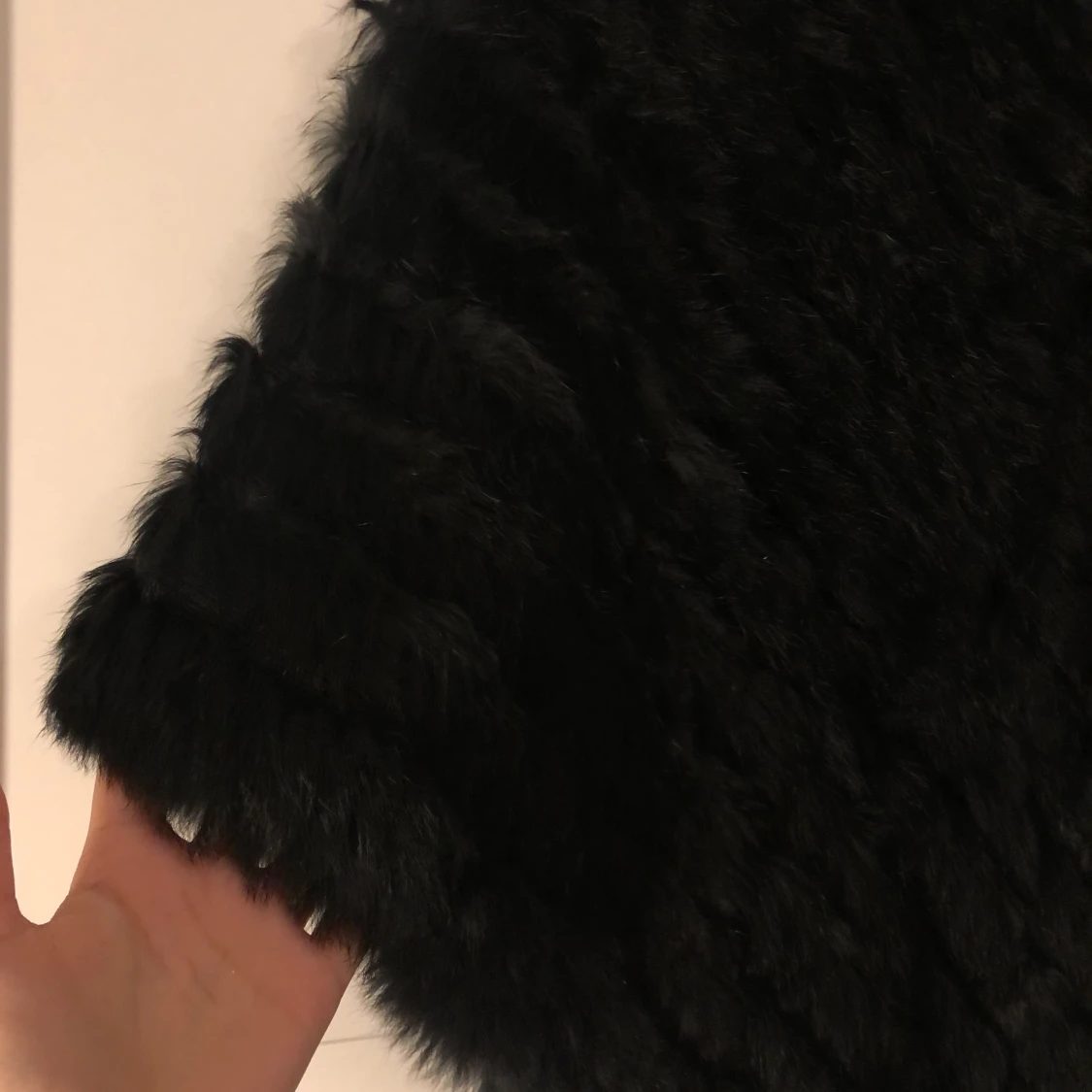 Svart päls poncho - 90