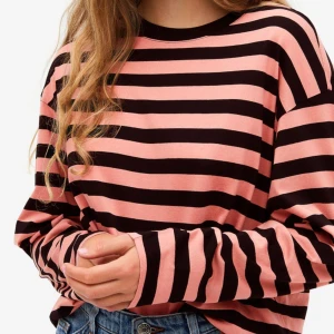 Monki tröja  - Monki tröja fint skick M men sitter som S