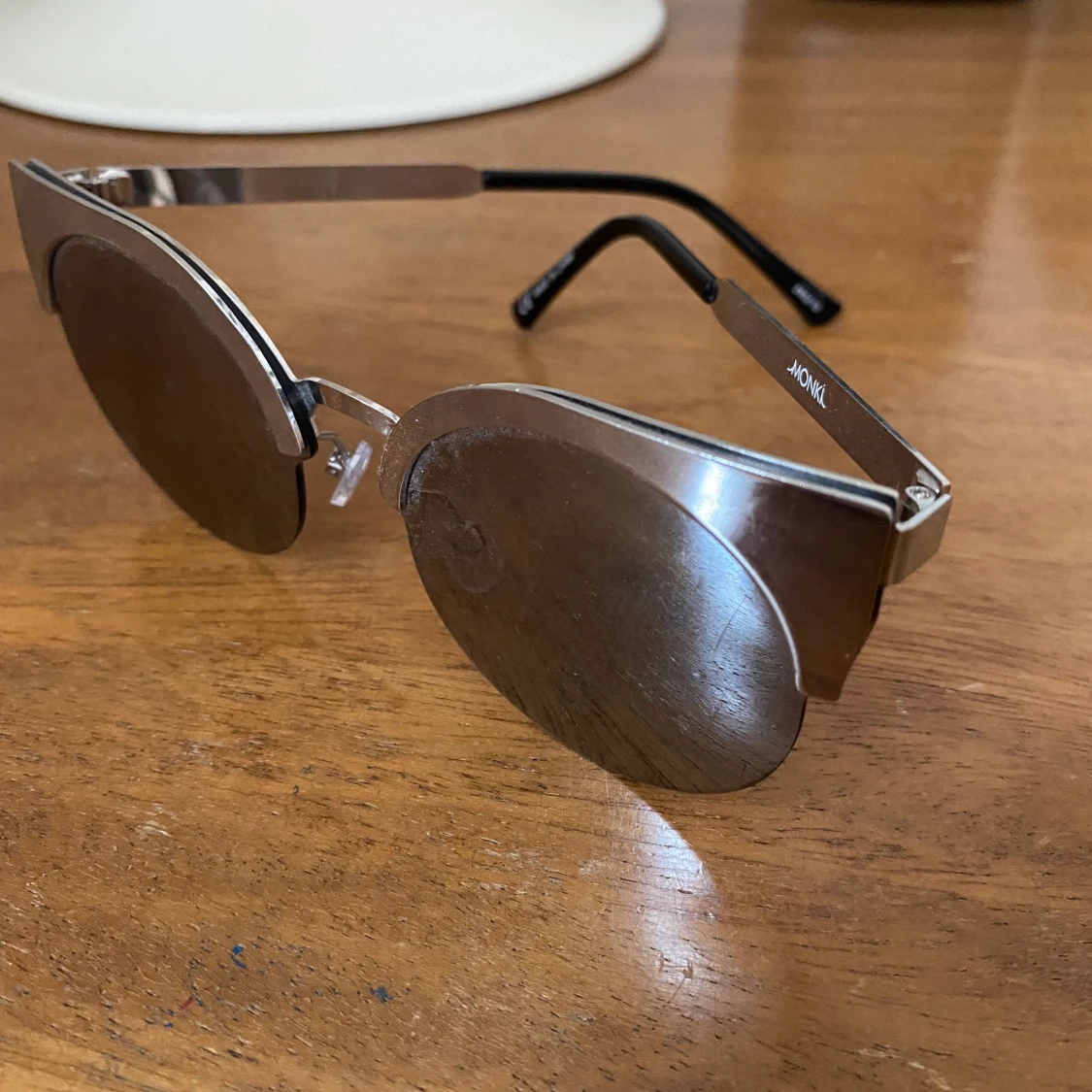 Silvriga solglasögon - 91