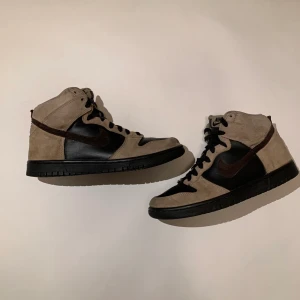 Nike Dunk High - Nike Dunk High storlek 40.5, 