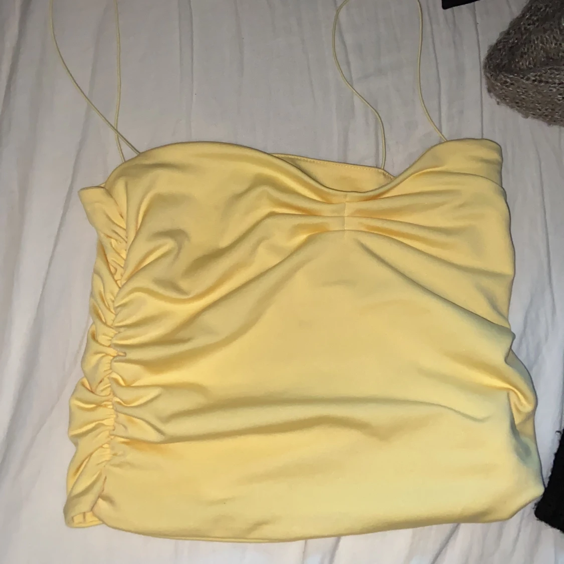 Linne med spagettiband