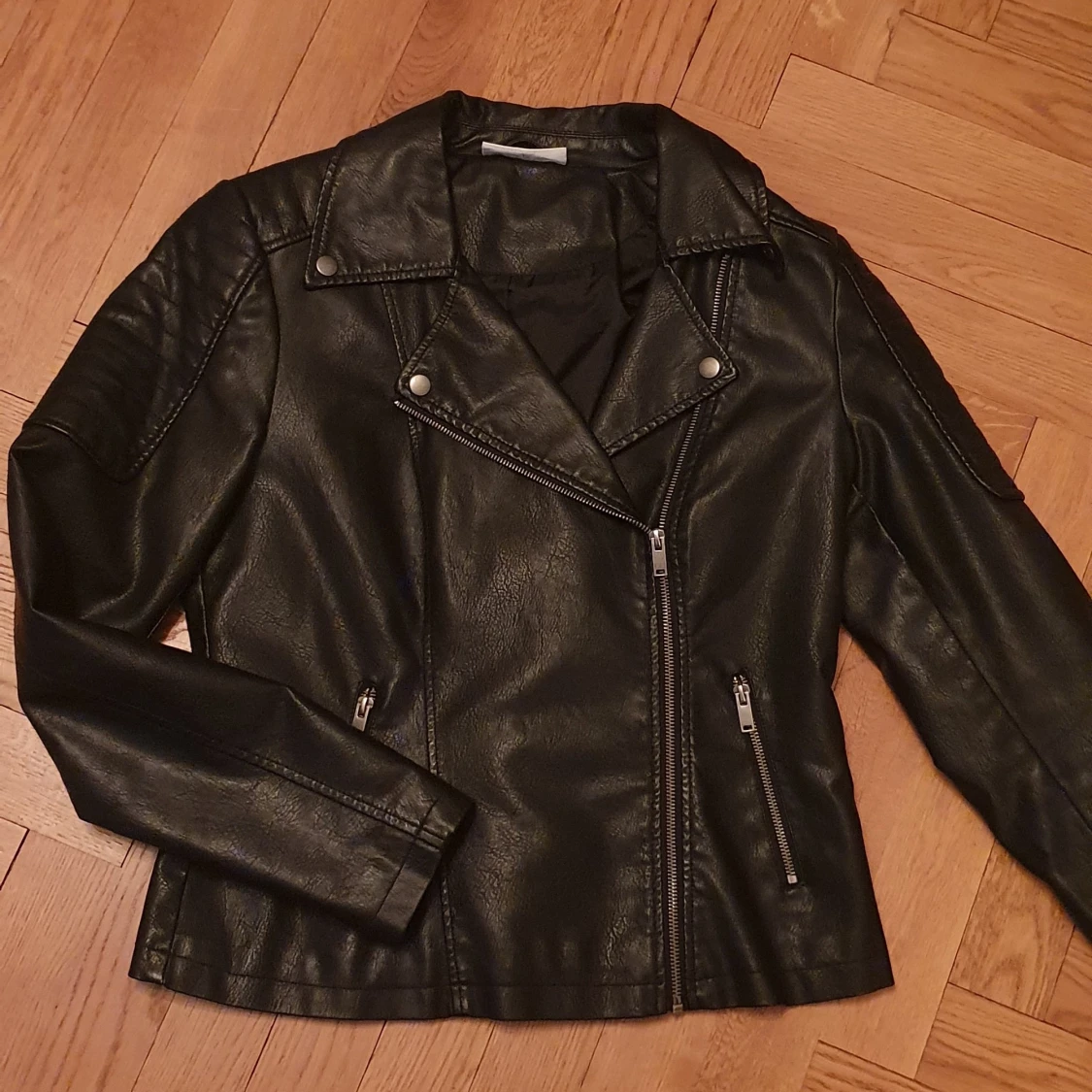 Svart läderjacka Storlek L (tall)