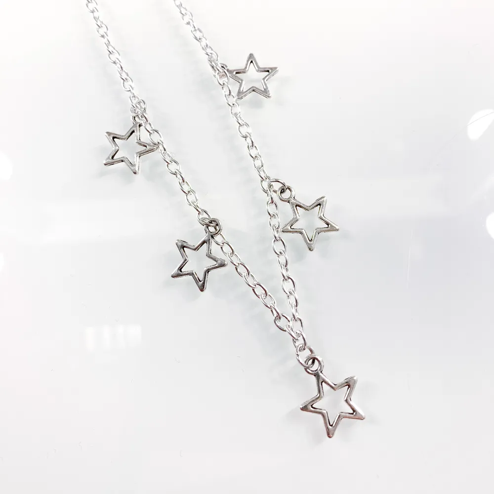 Justerbart halsband med stjĂ€rnorâš - 55krđ. Asusteet.