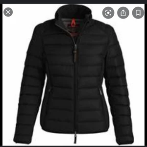 Parajumper Geena - Knappt använd svart parajumper geena i strl XS!