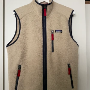 Patagonia Retro Pile Vest stl M - Jättesnygg populär Patagonia väst. Aldrig använd! Nypris: 1200 kr