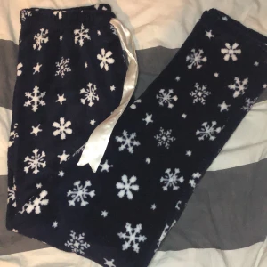 Pyjamas byxor - Såå mysiga pyjamas byxor med mjukt tyg. 80 + frakt/mötas i malmö💙💙