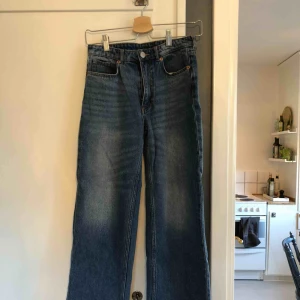  - Culottejeans från Monki. Möts upp i Sthlm eller skickar mot fraktkostnad. 