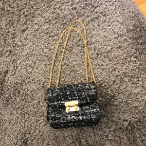  - Väska från ur & Penn, ny skicka, använd 1 gång (köparen står för frakten)