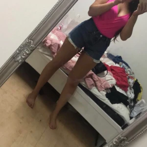  - Jätte snygga Levis shorts helt oanvända o nya med lapp kvar.  250 kronor gratis frakt.🌸