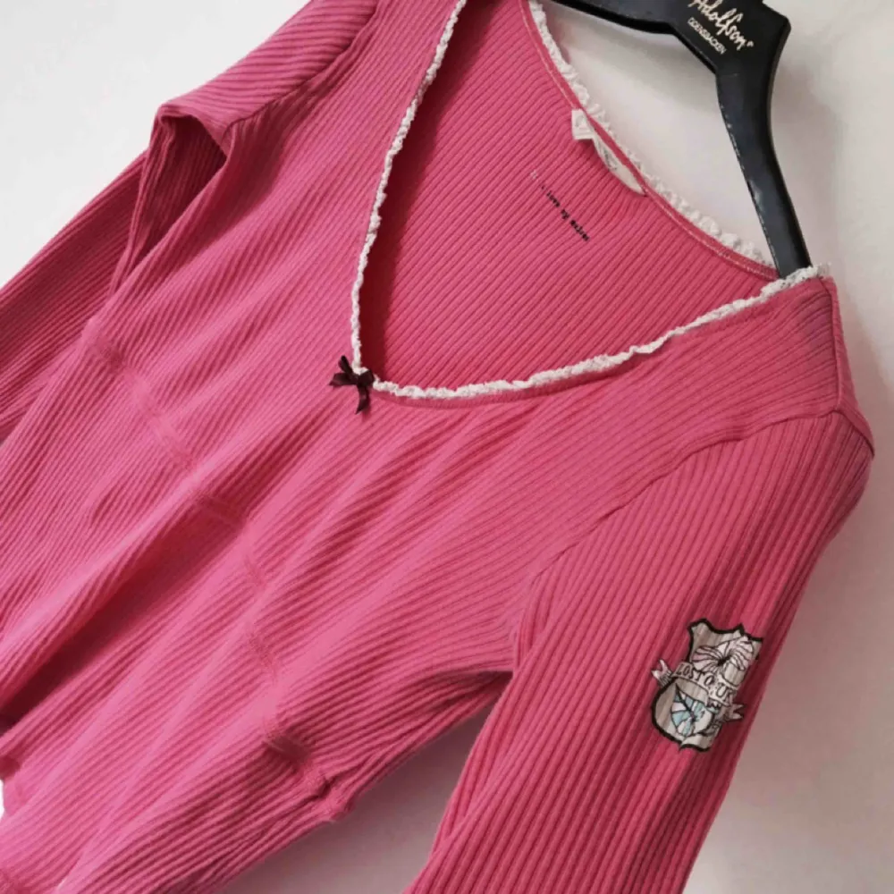Superfin mörk rosa tröja från Odd Molly. Jättefint skick. (Bild lånad) . Tröjor & Koftor.