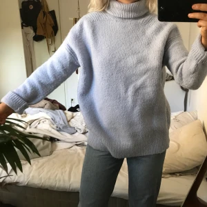  - Skön stickad polotröja köpt på beyond retro. I mycket fint skick.