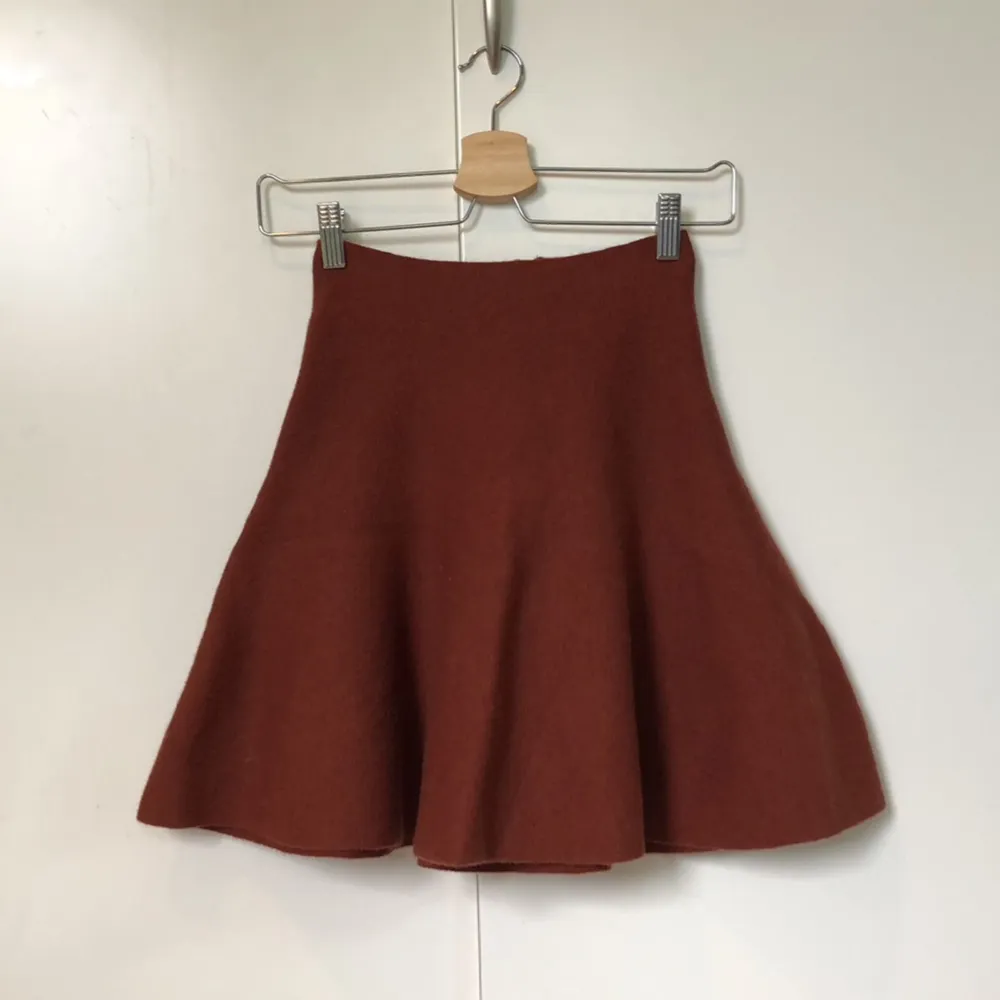 Stickad kjol från hm studio.. Kjolar.