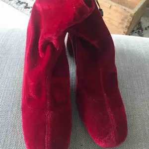 Zara new velvet shoes 