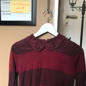  -  Säljer min fina tröja då den inte får tillräckligt mycket kärlek av mig. Köptes för något år sedan och har använts en gång. Möter gärna upp i Skåne, annars förekommer frakt på cirka 45kr. 