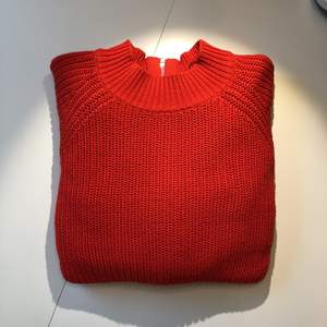 Jättefin, varm och mysig tröja från H&M. Aldrig använd!
