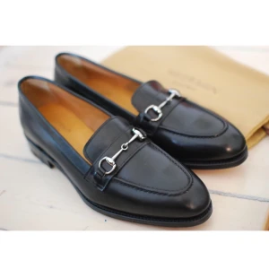  - Säljes pga fel storlek. Helt oanvända.  Model: Vitello, storlek: 4,5E UK (37,5 EU), Inköpspris: 150€ + 20€ (frakt)