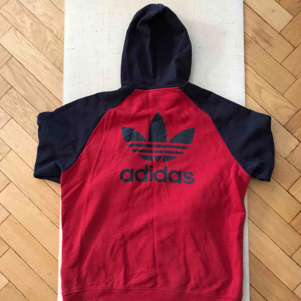 Very soft and cosy men’s Adidas hoodie! Men’s size XL. Pick up on söder or shipping is extra :) . Hoodies.
