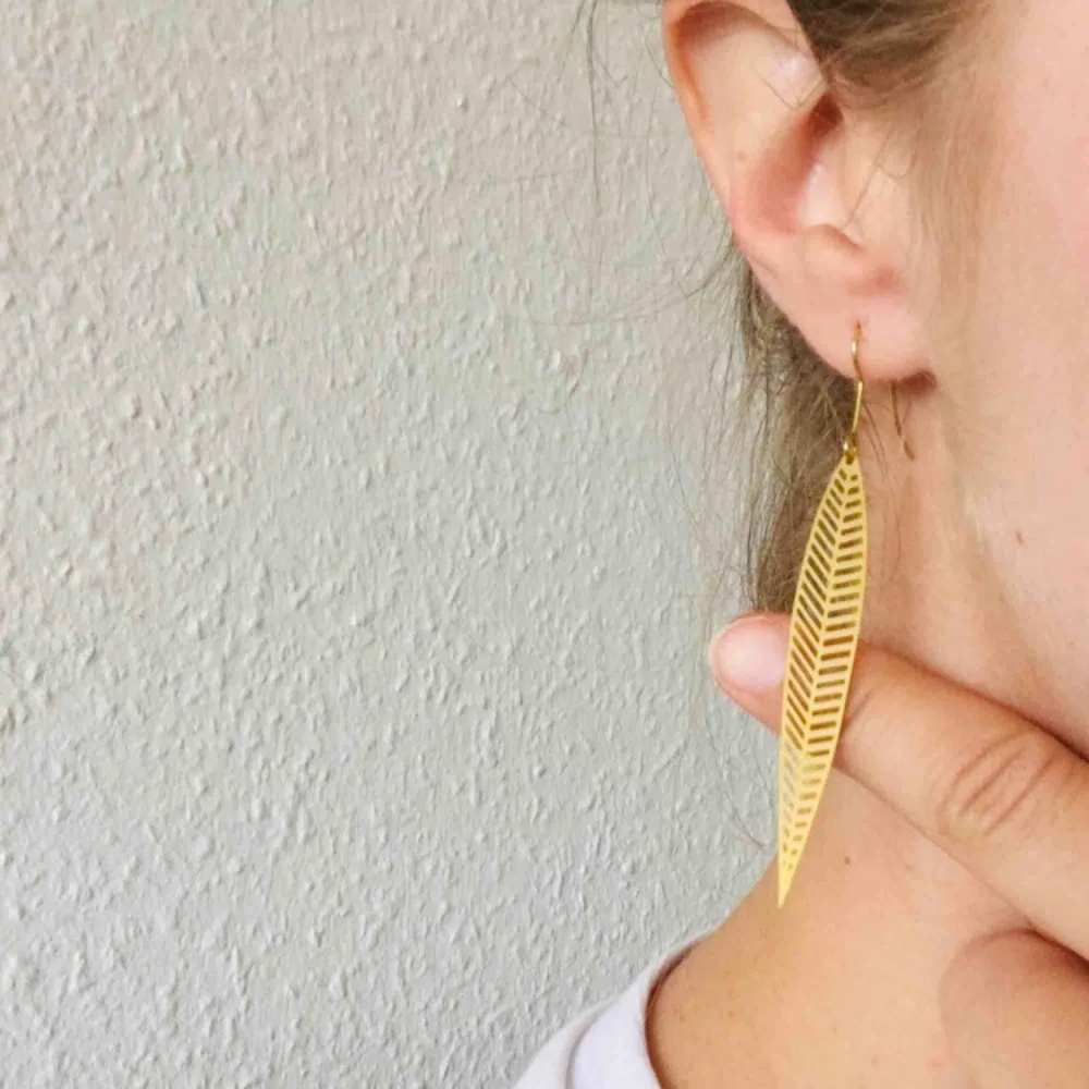 Hemmagjorda örhängen - nickelfria     Fri frakt hela helgen!🎃🎃🎃 Instagram, dorisclaydesign . Accessoarer.