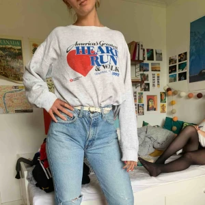  - Tjocktröja från American Heart Association 