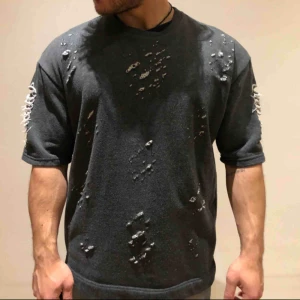  - Sixthjune tröja i skön bomull. Använd 2 gånger.