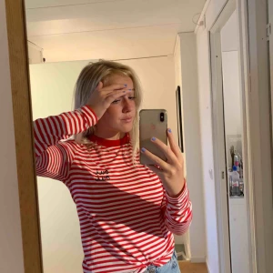  - Långärmad tröja från Nakd, köparen står dör frakt (Ev mötas upp i Gbg)❤️