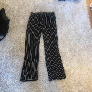  - Byxor från Gina tricot, knappt använda. Frakt tillkommer!