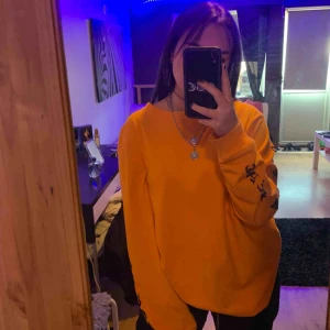  - Oversized, bra skick