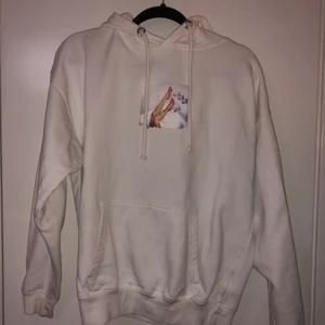 hoodie - extremt sliten hoodie från carlings därav priset💕