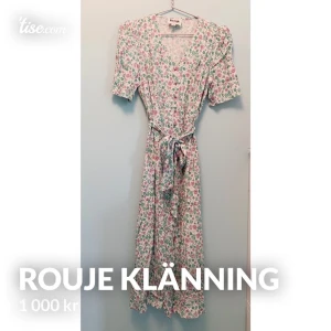 Rouje klänning - Rouje klänning.  sliten en gång mycket bra skick