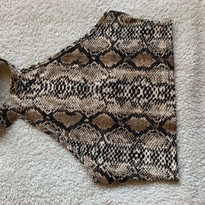 Grop top - Från shein, storlek s. Så fin säljer på grund av att mina bröst var lite för små för den. 