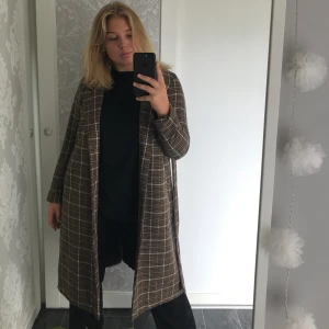 Kappa - Såå fin höstkappa!! Kommer tyvärr inte till användning. Tts! Köpare står för frakt