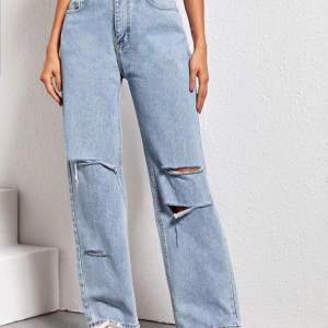 Vida jeans från shein, har används en gång och tvättats en gång. Jag är 170 cm