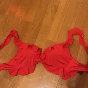 Röd bikiniöverdel från hm💓 aldrig använd