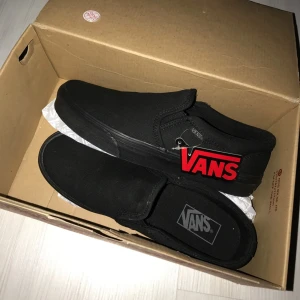  - Helt nya! Oanvänd!!! Storlek 39