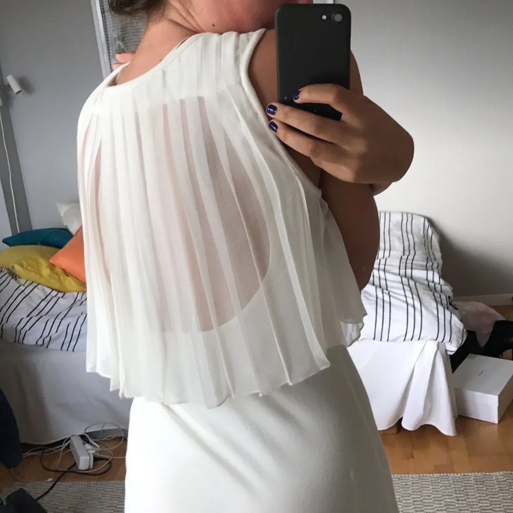 Fin vit klänning från JC:s egna märke 