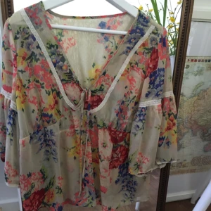  - Fin transparent blus från Denim & Supply Ralph Lauren.  