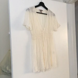  - Hm silkesblus med smock, 100% silk