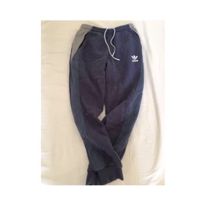  - knappt använda alls, köpte för ca 2 år sedan på junkyard. vet inte vad själva modellen heter. storlek S. 