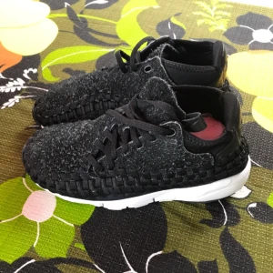  - AIR FOOTSCAPE WOVEN CHUKKA QS Size 6 (38,5) använda 2 gånger...lite för stora för mig tyvärr :(  Supersöta/sköna/mysiga!! 🌸🌸🌸 Finns att hämta i Stockholm eller postar, frakt 70 spänn! 